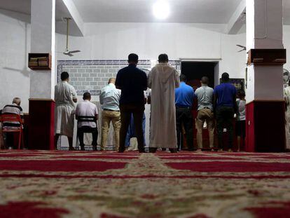 Oración en la mezquita de la Comunidad Islámica Assalam de Murcia.