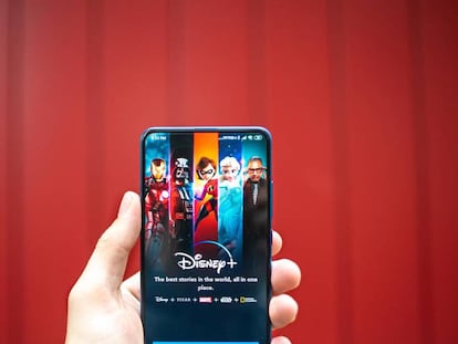 Smartphone con Disney+