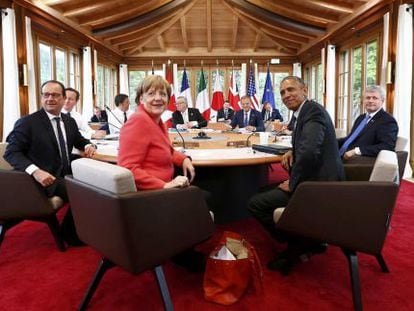 Los l&iacute;deres del G-7, este lunes, durante una sesi&oacute;n de trabajo de la cumbre en Elmau.