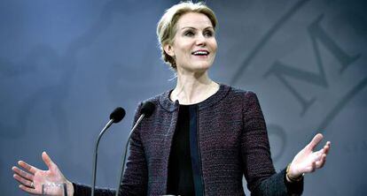 La primera ministra Helle Thorning- Schmidt en una rueda de prensa el jueves en Copenhague.
