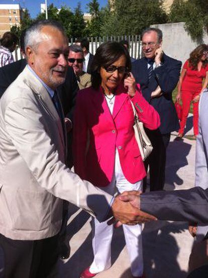 Griñán y Rosa Aguilar, esta mañana en un acto celebrado en Córdoba.