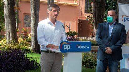 El vicesecretario Territorial del PP, Antonio González Terol, junto al presidente provincial del PP de Granada, Pablo García, en agosto de 2020.