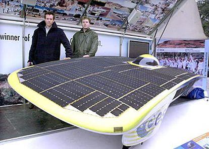 Nuna fue el ganador de la carrera automovilística World Solar Challenge, celebrada en octubre de 2001 en Australia.