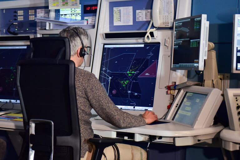 Un controlador aéreo de Enaire