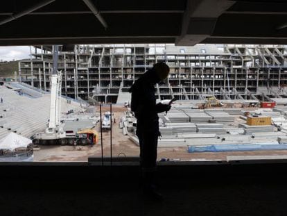 Obras de construcción del estadio Nuevo Corinthias, en Itaquera (São Paulo). / NACHO DOCE (REUTERS)