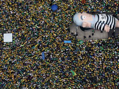 Manifestantes en la avenida Paulista de Sao Paulo el domingo pasado.