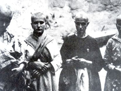 Un grupo de mujeres rapadas por ser familiares de republicanos en 1936 en Oropesa (Toledo).