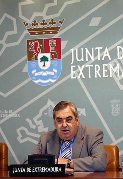 Luis Millán Vázquez de Miguel. Consejero de Educación, Ciencia y Tecnología de la Junta de Extremadura, al anunciar la semana pasada el salto definitivo a Linux.