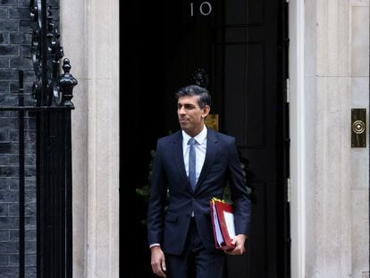 El primer ministro británico Rishi Sunak en la puerta de Downing Street, en Londres, el 14 de diciembre de 2022.