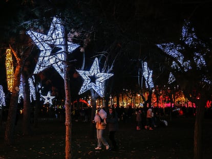 El bosque de estrellas del parque temático ‘Mágicas Navidades’, en Torrejón de Ardoz.