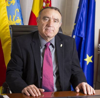 El alcalde socialista Damián Sabater.