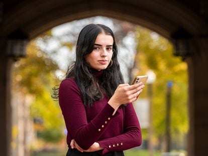 Emma Lembke, de 19 años, se ha convertido en portavoz de las críticas a las redes sociales.