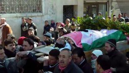 Funeral por un fallecido en un ataque del Ejército en la provincia de Idlib.