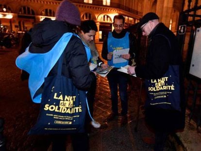 Voluntarios de la Noche de la Solidaridad en París.