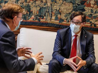 El president de la Generalitat, Ximo Puig, recibe en audiencia en Valencia al secretario de organización del PSC y presidente del grupo parlamentario socialista en el Parlament de Catalunya, Salvador Illa.