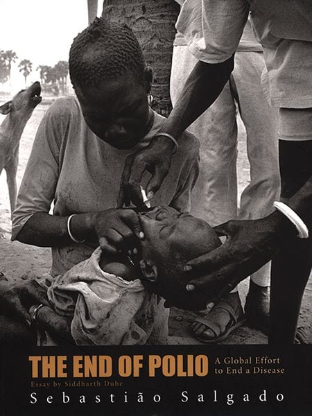 Portada de 'The End of Polio. A Global effort to end a disease'.