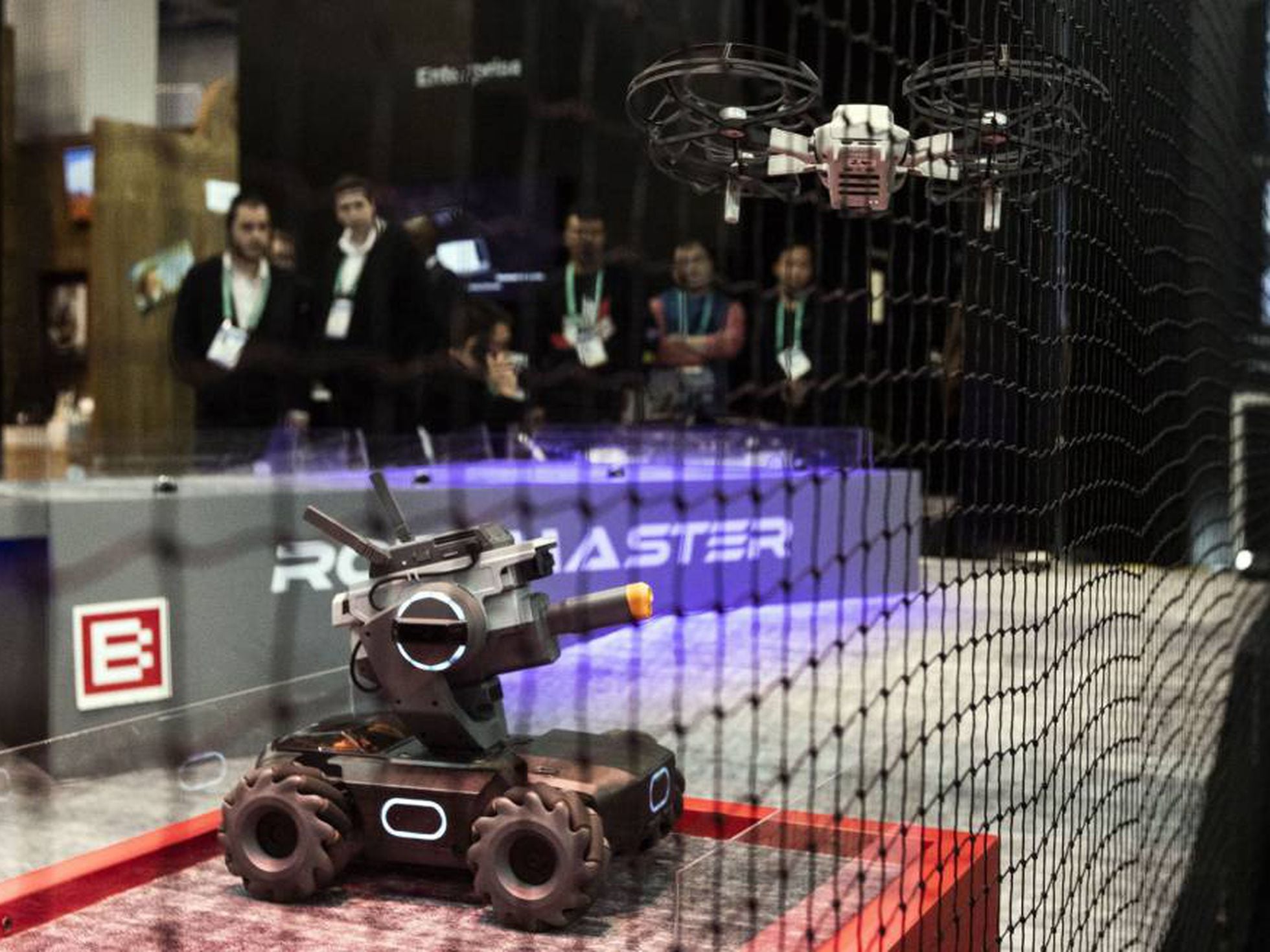 Espías en el aire? EE UU quiere prohibir los drones chinos y en España por todas partes | Tecnología | EL