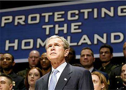 El presidente Bush, en un acto ante los empleados del recién creado Departamento de Seguridad Interior.