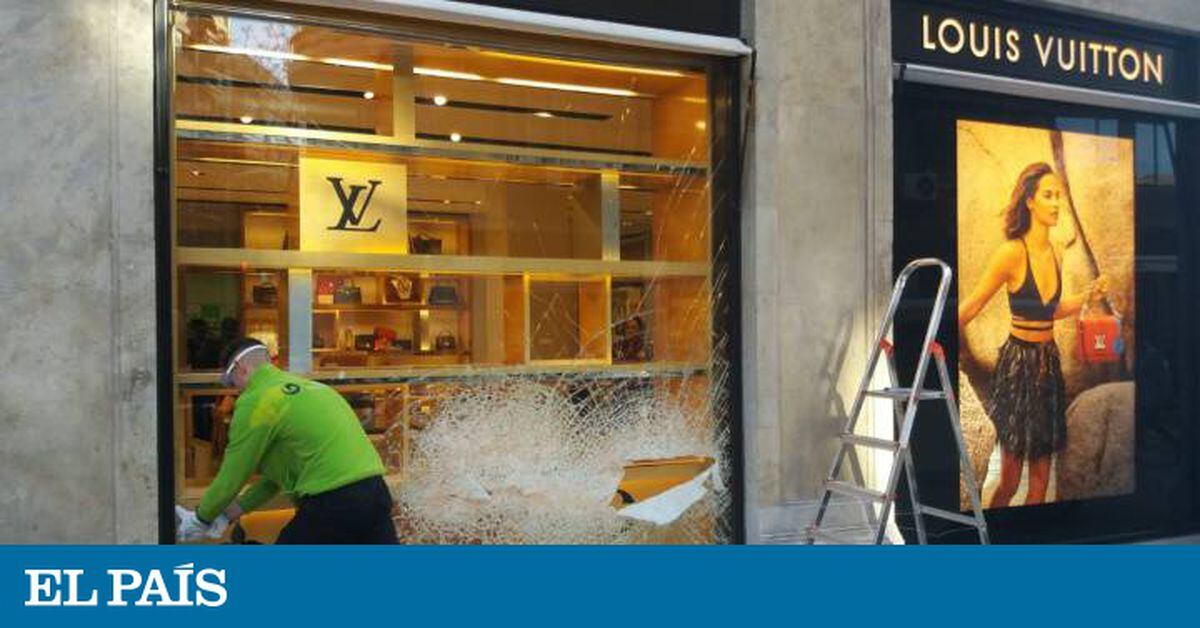 Robo con alunizaje en la tienda Louis Vuitton del centro de Barcelona