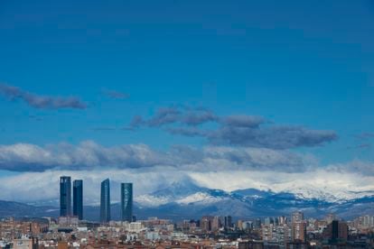 Skyline del norte de Madrid donde se ven las Cuatro Torres de Madrid, en la zona financiera de la capital española.