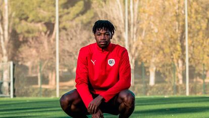 Omari Bain, jugador del Can Buxeres, en una imagen cedida por B1 Soccer Academy.