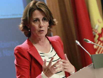 La presidenta en funciones, Yolanda Barcina, en la rueda de prensa que ha ofrecido este jueves en Pamplona.