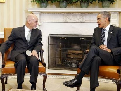 El presidente Obama (Dcha.) durante su reuni&oacute;n este martes con su hom&oacute;logo afgano. 