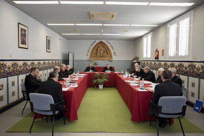 Los obispos reunidos en Tiana.