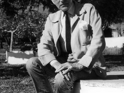 El artista francés Jean Cocteau, en 1961 en Marbella.
