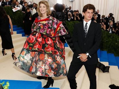 Caroline Kennedy y su hijo Jack en la gala del MET en Nueva York, en 2017.