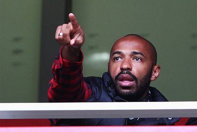 Henry, en el palco del Emirates, durante el encuentro entre el Arsenal y el Queens Park Rangers del pasado 31 de diciembre.