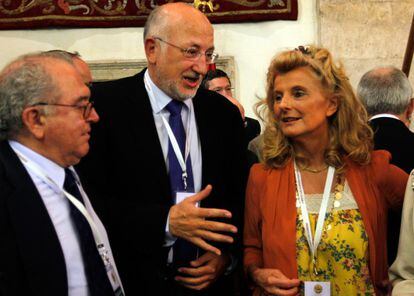 Juan Roig, junto a Eduardo Serra e Isabel Tocino los Premios Rey Jaime I.