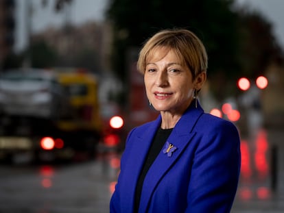 La expresidenta del Parlament Carme Forcadell, en el centro de Sabadell el 23 de noviembre.