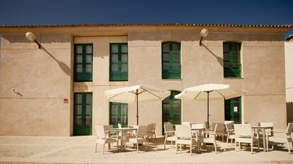 El exterior del hotel Isla Tabarca (Alicante).