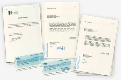 Conjunto de facturas y contratos sacados de un documento Pdf.