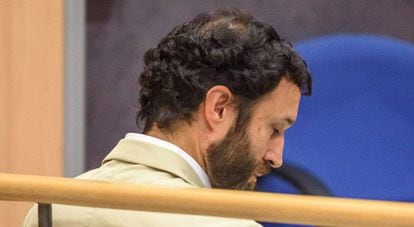 J.M.M., este jueves en el banquillo, acusado de un presunto delito de abusos sexules a un menor en un colegio del Opus Dei.