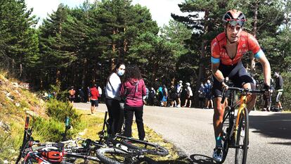 El ciclista Mikel Landa durante la subida al alto de Las Lagunas de Neila en la quinta y última etapa de la Vuelta a Burgos disputada el pasado sábado