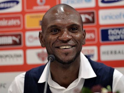 Eric Abidal, en la conferencia de prensa de su retirada.