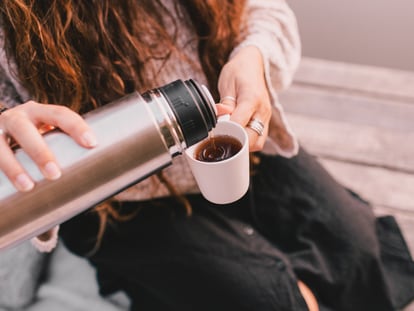 Tazas térmicas de diseño para disfrutar de un café caliente en