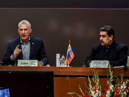 El presidente de Cuba, Miguel Díaz-Canel, y el de Venezuela, Nicolás Maduro, durante la cumbre bolivariana que se ha realizado este martes, en La Habana.