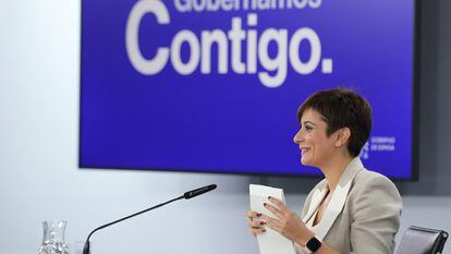 La ministra Portavoz, Isabel Rodríguez, ofrece una rueda de prensa posterior a la reunión del Consejo de Ministros, este martes en La Moncloa.