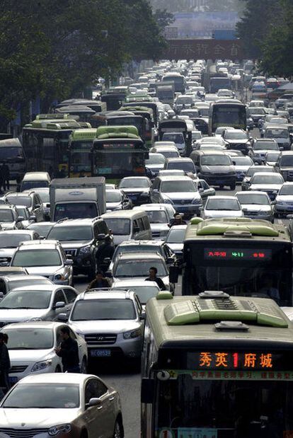 Atasco en Haikou, en el sur de China.