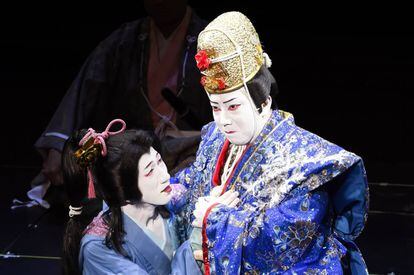 Representación de la función 'Oguri' en el teatro Shinbashi Enbujō de Tokio.