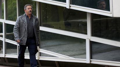 El inspector de seguridad de Adif Carlos Ayuso, a su llegada al juicio del Alvia en la Cidade da Cultura de Santiago.
