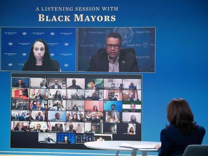 La vicepresidenta de EE UU Kamala Harris, en una sesión virtual con alcaldes afroamericanos este 10 de febrero.
