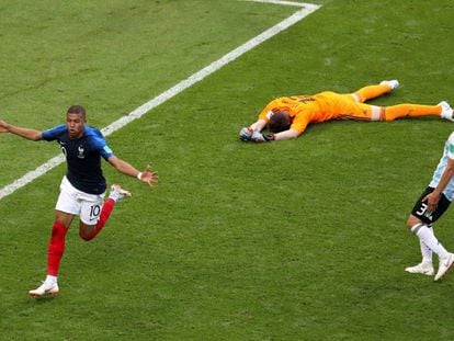 Mbappé festeja el cuarto gol de Francia ante Argentina. 