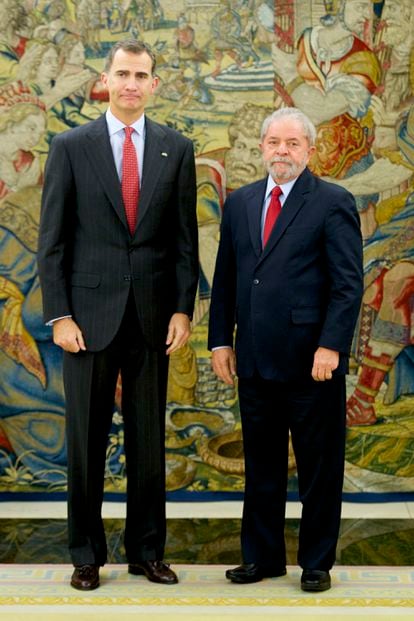 El rey Felipe VI y el presidente de Brasil, Lula Da Silva, en el palacio de la Zarzuela en 2015.