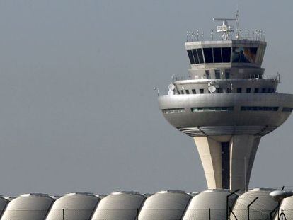 Torre de control del aeropuerto de Barajas.