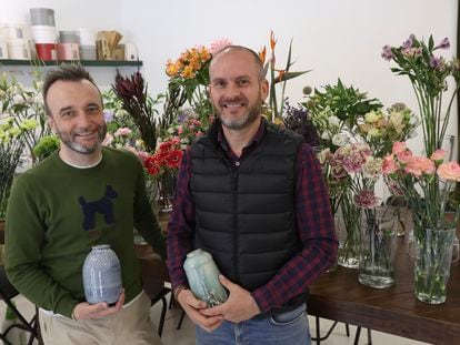 Los fundadores de Gus&Flowers, en su local de Madrid.