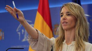 GRAF480. MADRID, 03/03/2020.- La portavoz parlamentaria del PP, Cayetana Álvarez de Toledo, durante la rueda de prensa que ha ofrecido tras la reunión de la Junta de Portavoces, este martes en el Congreso. EFE/Fernando Alvarado